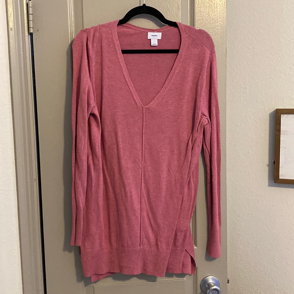 Old navy pink, v-neck, tunic-length sweater